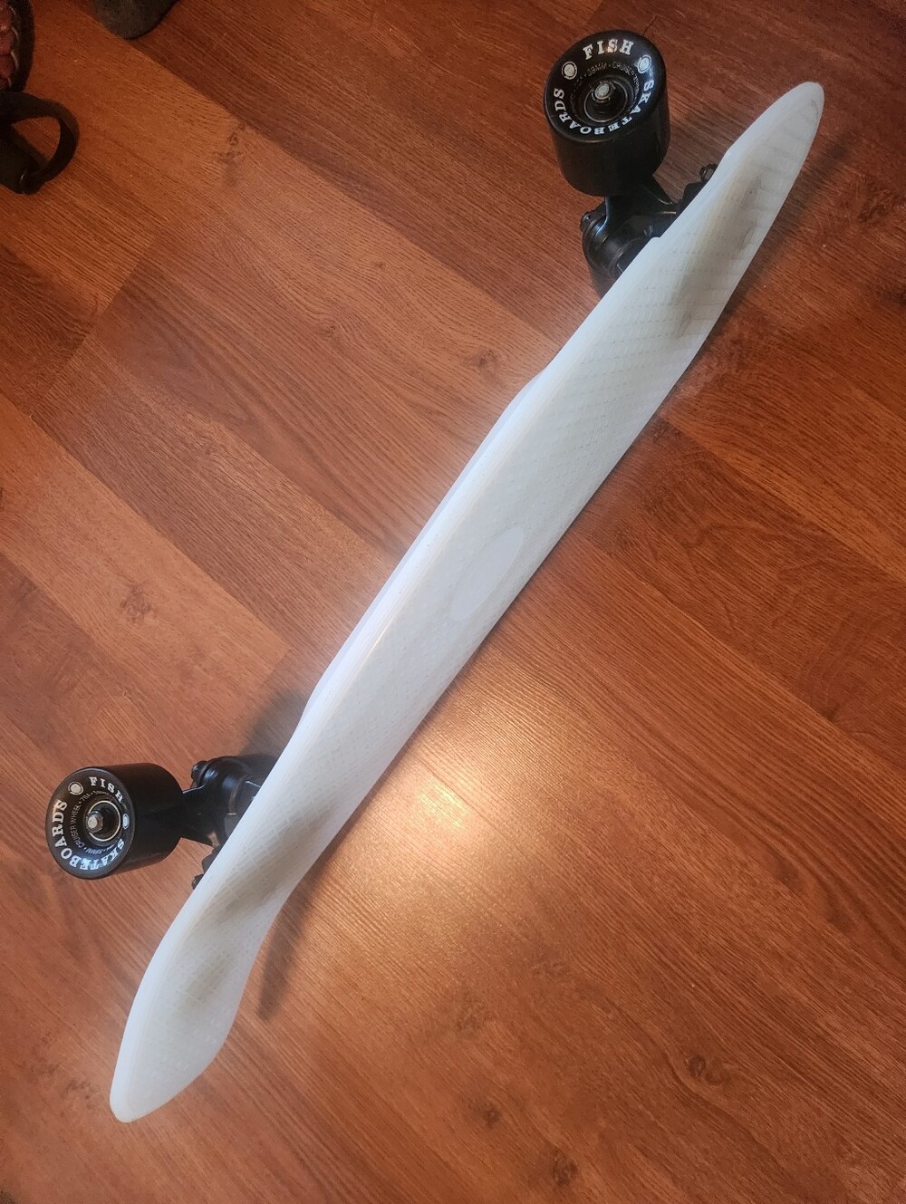 Fish  Skateboard 27 In. - Picture 2 of 11